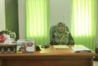 Direktur RSUD Fakfak dr. Karyani Kastella, M.Kes, Spa.Rad saat ditemui wartawan diruang kerjanya (Dok. sulsel.tagarutama.com)