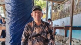 Imam, S.PdI ketua Fraksi ABS, yang juga politisi dari Partai Keadilan Sejahtera (PKS) dan Ketua DPD PKS Kabupaten Fakfak menyetujui agar Polri Tetap Berada dibawah kewenangan Presiden.