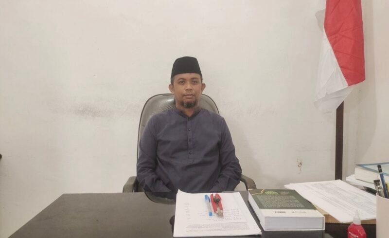 Kepala Kantor Urusan Agama (KUA) Distrik Fakfak, Baharudin Muhammad Munawi, SH.I., mengajak masyarakat Fakfak untuk meningkatkan ibadah dan ketakwaan kepada Allah SWT di bulan suci Ramadhan.