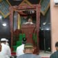 Ustadz Khamin Sukahar, yang juga ketua takmir masjid Al Munawwarah Fakfak mengingatkan untuk mengencangkan ikatan pinggang dan mengisi 10 malam terakhir dengan ibadah.