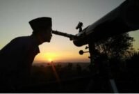 Rukyatul Hilal (Pemantauan Bulan) yang dilakukan untuk menentukan awal 1 Ramadhan.