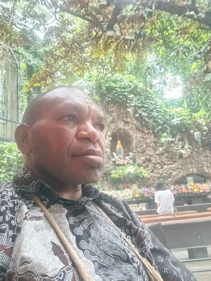 Titus Pekei, Pencetus Noken sebagai warisan budaya dunia, saat ditemui wartawan sulsel.tagarutama.com.