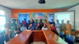 Foto. Pelatihan Teknik Grafting (Sambung Pucuk) Tanaman Pala selama dua hari, Senin–Selasa (10–11 November 2025) di Ruang Rapat Tomandin.