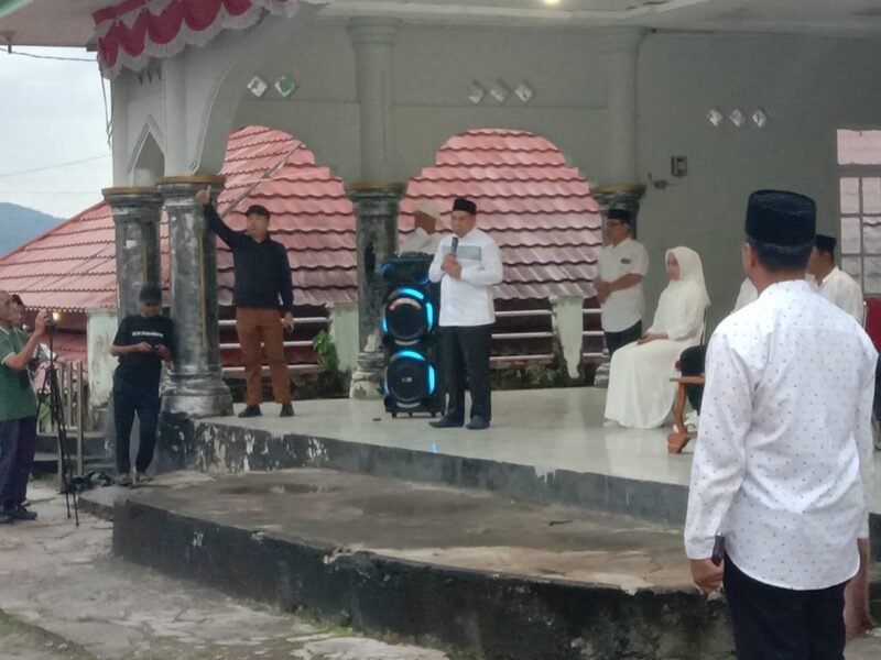 Bupati Fakfak Samaun Dahlan melepas pawai tarhib Ramadhan 1447 H. 