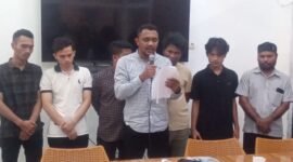 Selaku ketua Koordinator acara Rifaiz Lamahoda yang memberi statemnet dalam Konferensi Pers bahwa, Demokarsi yang sehat membutuhkan Pers yang memiliki integritas. (foto : Ist)